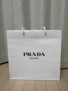 PRADA ホワイトショップ袋 大サイズ