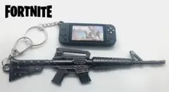フォートナイト ゲーム機キーホルダー&アサルトライフル M16