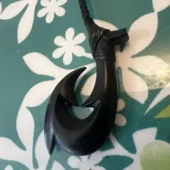 超希少！白翡翠フィッシュフック ネックレス 釣り針モチーフ 超希少！白翡翠フィッシュフック ネックレス 釣り針モチーフ - メルカリ