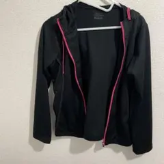 レ*ル様 フード付きブラックラッシュガード