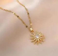 サージカルステンレス 【新作】太陽フラワー✨回転✨ネックレス czダイヤゴールド