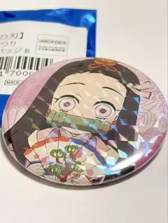 鬼滅の刃　ひなまつり　缶バッジ　竈門ねずこ　キラキラ