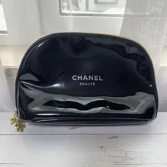 CHANEL ブラック ポーチ 雪の結晶チャーム付き