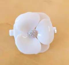 アレクサンドルドゥパリ　8cm カメリアバレッタ　アイボリー