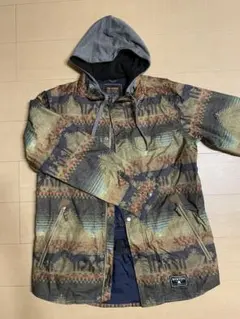 限定値下大人気美品】BURTON 中綿フーディジャケット ボーダー柄L