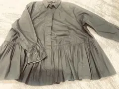 グレー フリル付き長袖シャツ 約80cm
