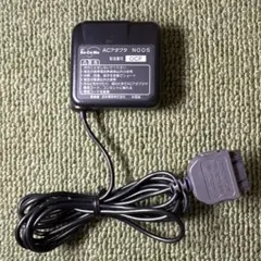 5291 NTTドコモ　ACアダプタ　N005　ガラケー 充電器