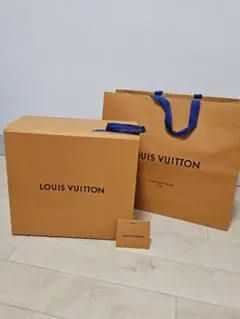 LOUIS VUITTON ギフトボックス 空箱 紙袋リボン カード、鞄サイズ