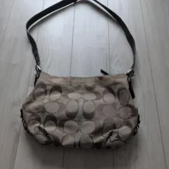 COACH ショルダーバッグ ベージュ ロゴデザイン