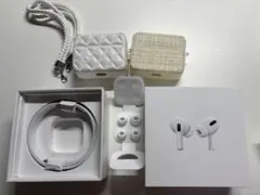 AirPodspro 箱、ケース2つ、充電ケーブル、ピース付き