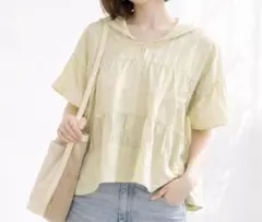 薄い黄色 フード付き トップス M-L