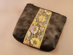 インド刺繍リボンのフェイクレザーの黒ポーチ