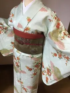 小紋　セミアンティーク着物　正絹　　　　　　淡いグリーン　可愛い小菊❤️