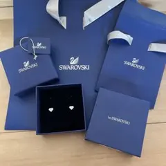 SWAROVSKI シルバーダイヤモンド型ピアス
