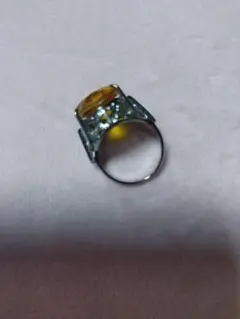 イエロー ファセットカット リング