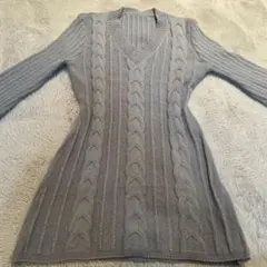 Vネック ケーブル編み ニットワンピース グレー 長袖 レディース