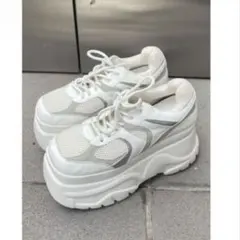 【美品】タンクバルキースニーカー EMODA ホワイト S 厚底スニーカーのサムネイル