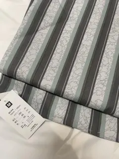 【値下げ】着物　小紋 グレーと緑のストライプ Mのサムネイル