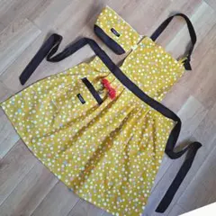 エプロンドレスとポーチのセット