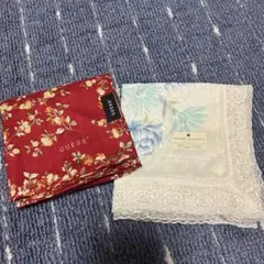 ハンカチ2枚　GUESS 赤い花柄　PIERRE BALMAIN 白い花柄レース
