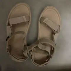 Teva スポーツサンダル ベージュのサムネイル