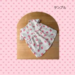 犬服ハンドメイド・リンゴ柄フリル付き・キャップスリーブ