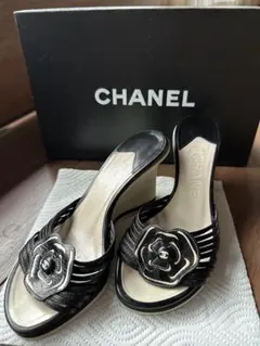 CHANELシャネルカメリアミュールサンダルのサムネイル