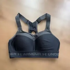 UNDER ARMOUR スポーツブラ　32A