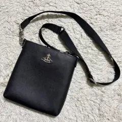 Vivienne Westwoodサフィアーノレザー　ミニスリムショルダーバック