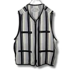 デザインベスト　古着　ストライプ　ロゴ　モノトーン　ブラック　NA8