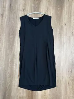 Spick & Span ノースリーブ ひざ丈ワンピース ブラックのサムネイル