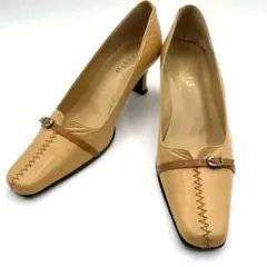 pitti ベージュ パンプス ベルト ステッチ 23.5 EEのサムネイル