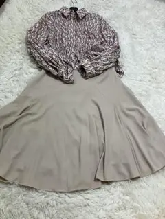 ♡フォクシーオフホワイト スカート＋『ご希望者様のみ アディアムブラウスのサムネイル