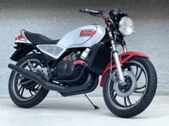 Item thumbnail for item 10695147-9c6f-47b6-83b7-a4ae45e7df77