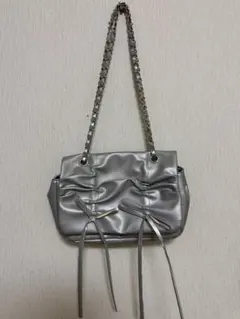 シルバー フリルデザイン ショルダーバッグ