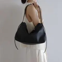 soins 【牛革】ミニマルショルダーバッグのサムネイル