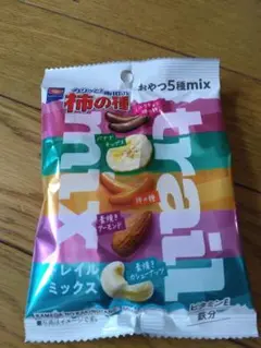 《限定品》亀田の柿の種トレイルミックス 5種mix 33g❌12pのサムネイル