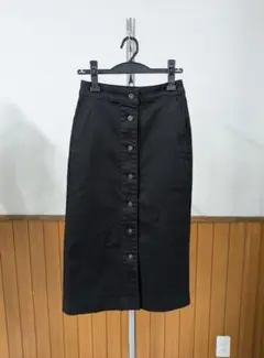 UNIQLO　ブラックデニムミモレ丈タイトスカート 前ボタン　U0303