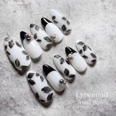 ネイルチップ現品　お花　フラワーネイル　春ネイル　モノトーン　フレンチ　結婚式