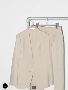 (未使用級)ユニクロ　感動ジャケット+感動スリムパンツセットアップ　ベージュ　S