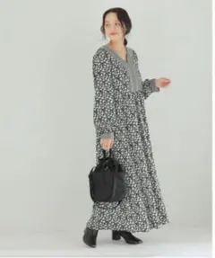 ジャカードフラワープリントVネックワンピース