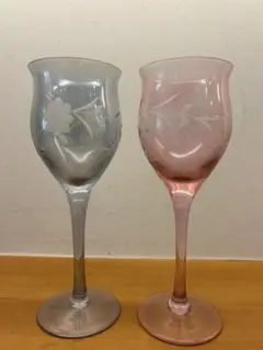青色とピンク色のワイングラス2個セット