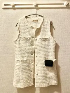 パールボタン　ツイードジレ　Maglie le cassetto