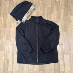 黒いフード付きジャケット