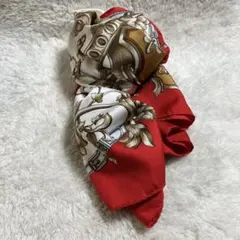 装飾的な模様の大判スカーフ 086