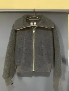 UNIQLOショート丈ネイビーフリースジャケット(ネ