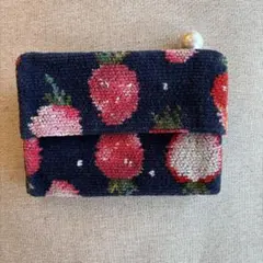 美品 【ラブラリー LOVERARY】ストロベリードット ティッシュケース