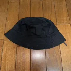黒 バケットハット