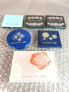 65i1★Yakult GRANTIA EX ルージュ チーク ファンデーションのサムネイル