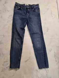 ZARA TRAFALUC スキニーデニム カットオフ
